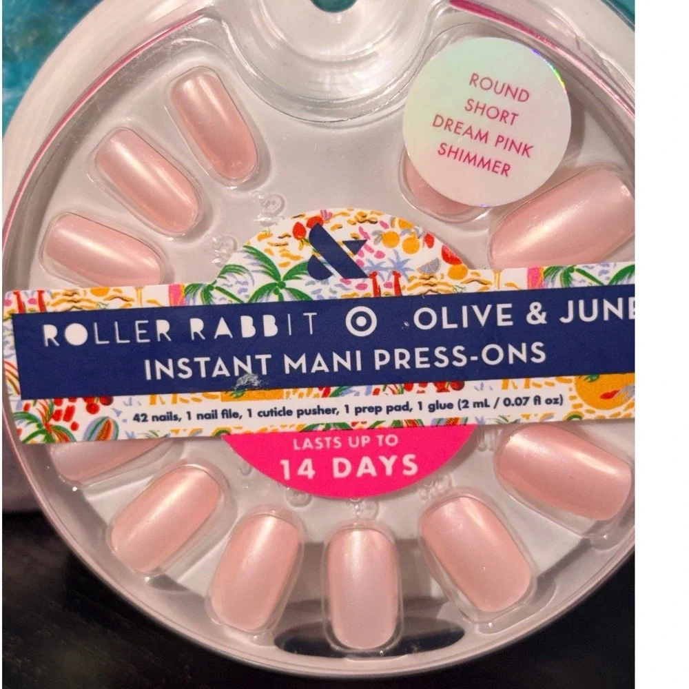 Roller Rabbit x Olive & June Dream Pink Shimmer Round Short Press-On Nails New